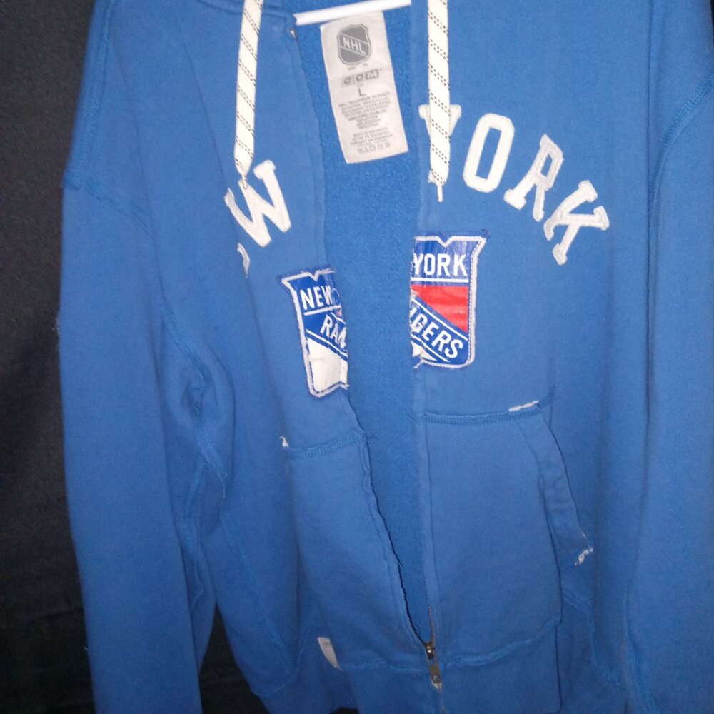 NY RANGERS OFFICIAL CCM NHL LARGE EMBROIDERED LOGO HOODIE - Picture 4 of 8